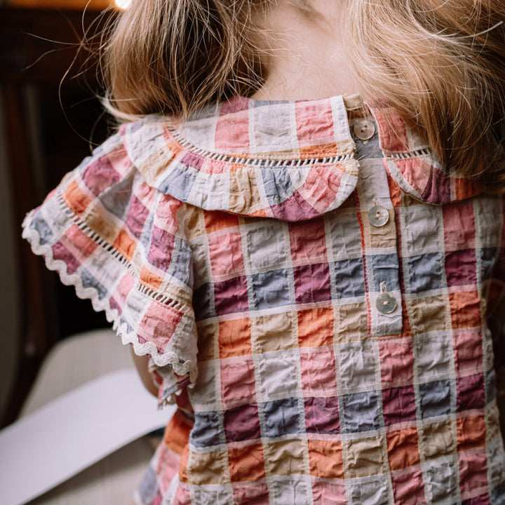 Lelejove Baby Girl Short Sleeve Round Neck Shirt with Flying Sleeves Short T Rainbow Color blocked Vitality Grid Pattern 24 Summer Top image 3