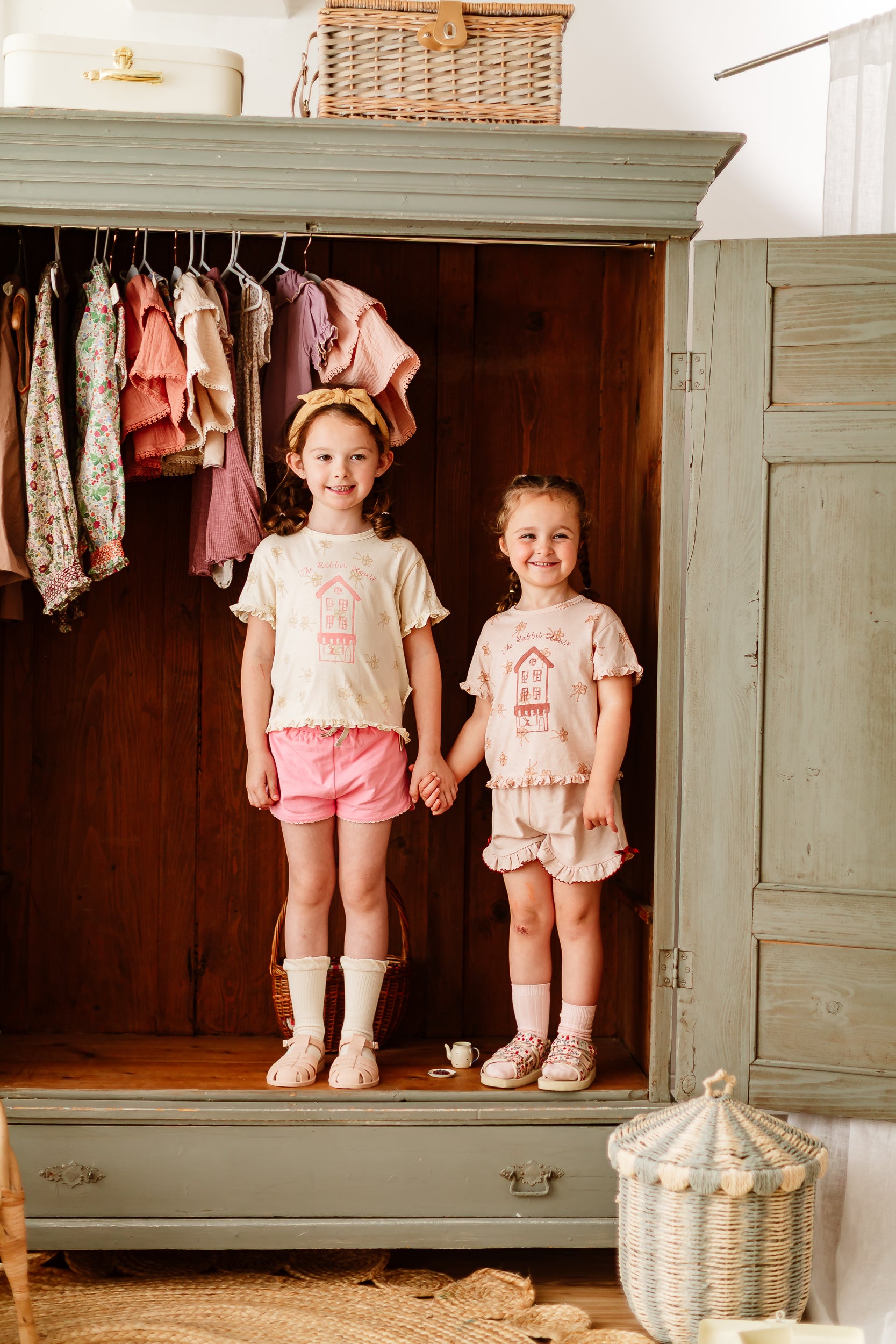 New Arrival – Cotton Linen Blend Ruffle Tee with Rabbit House Print