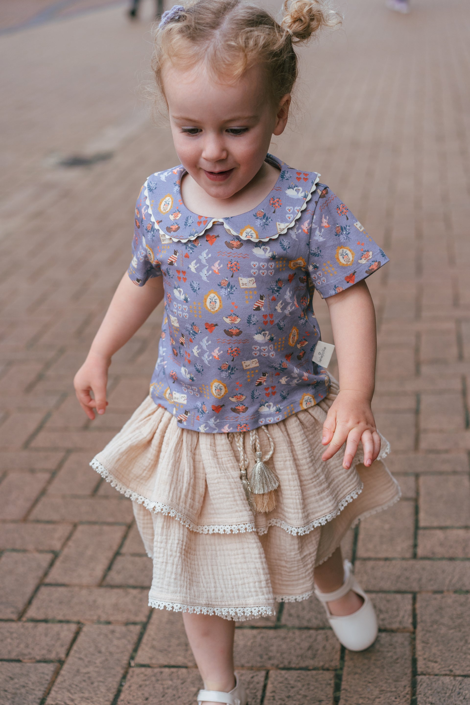New Arrival – Cotton All-Over Print Ruffle Collar Tee